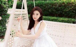朱可儿白色衣服,尽显优雅气质